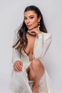 brunette escort Mannu