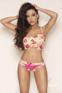 Rachel escort - 34C bust, Brunette hair, Brown eyes