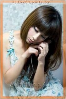 Lina escort - 34D bust, Brunette hair, Brown eyes