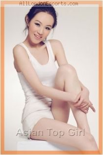 Celi escort - 34B bust, Brunette hair, Brown eyes