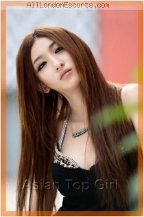 Mayuko escort - 34C bust, Brown hair, Brown eyes