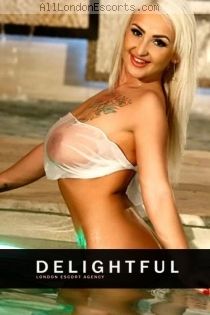 London escort Raisa