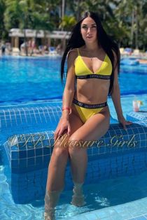 brunette escort Rebeca