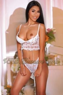 massage escort Larissa