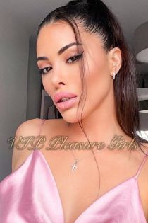 Kendra escort - 32C bust, Brunette hair, Brown eyes
