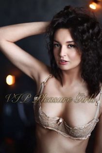 brunette escort Abbie