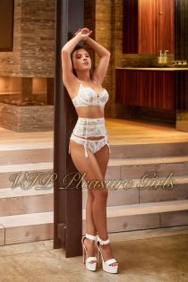 massage escort Amaya