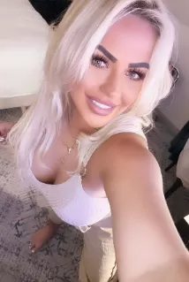 Addison escort - Bunnys Of London