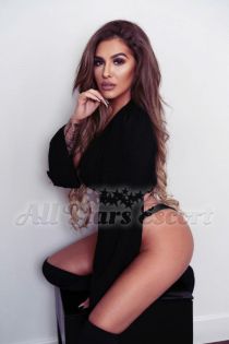 elite London escort Nia