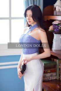 Chinese escort Elena