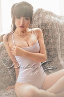 Japanese escort Nina