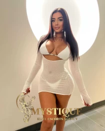 A Level escort Bruna