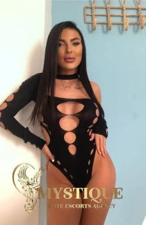 busty escort Maria