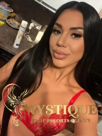 elite London escort Justina