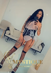 busty escort Tessa
