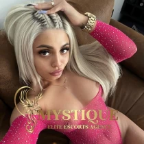 busty escort Molly