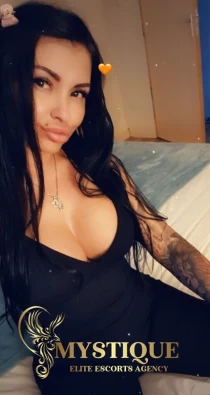Becky  22 years old girl