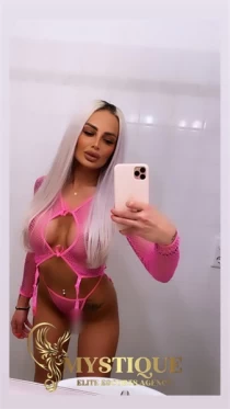 European escort Lola