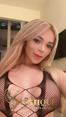 Carol 23 years old girl
