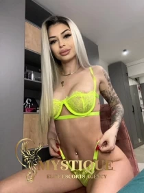 Ricky 22 years old girl