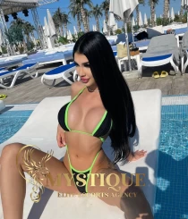 European escort Yssa