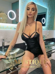 busty escort Otilia