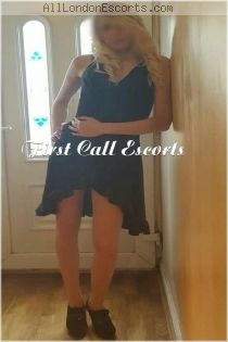 blonde escort Ella