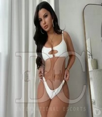 Chanel escort - 32C bust, brown hair, brown eyes
