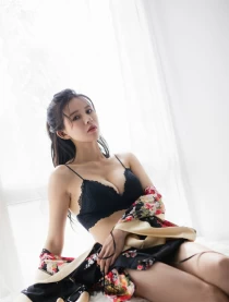 Vietnamese escort Viva