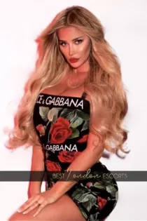 Scarlet 700 per hour