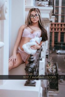 blonde escort Suvi