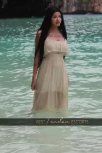  escort Amicia