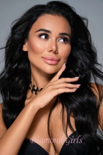Valeria escort - 34C bust, black hair, black eyes
