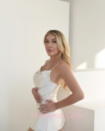 Paulina escort - Diamond Girls London
