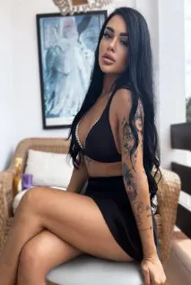 Compare to Eva Sparkles escort