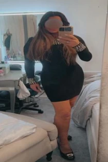 busty escort Cleo Sparkles