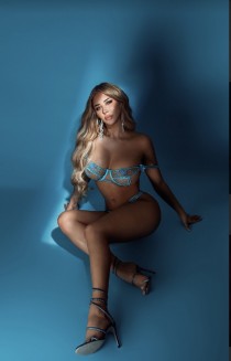 Carmen escort - Movida Models