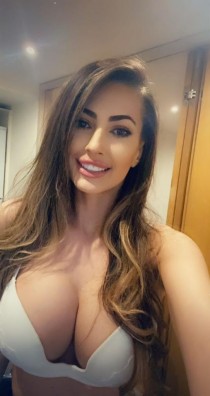 caucasian escort Ava