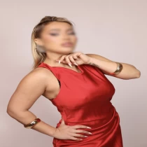 blonde escort Carolina