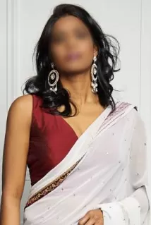 Kavitha escort - 34D bust, brunette hair, brown eyes