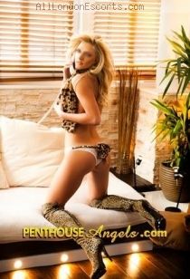 Julia escort - 34C bust, Blonde hair, Green eyes