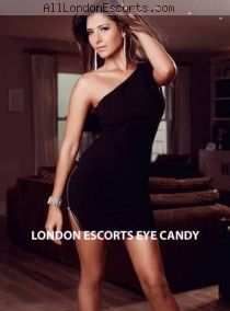 brunette escort Caroline