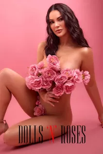 Anna Beatriz escort - 32C bust, brunette hair, brown eyes