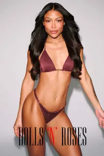 Adhara escort - 32B bust, brunette hair, brown eyes