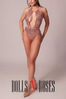 Azura escort - 34C bust, brunette hair, brown eyes