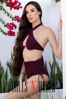Compare to Laura escort