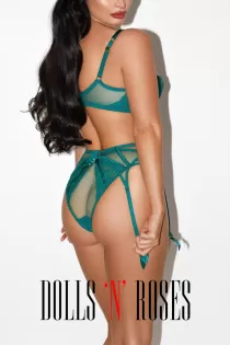 brunette escort Amy