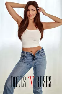 brunette escort Aldarie