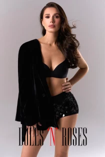 London escort Nyomi