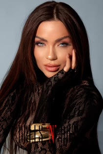 elite London escort Aura
